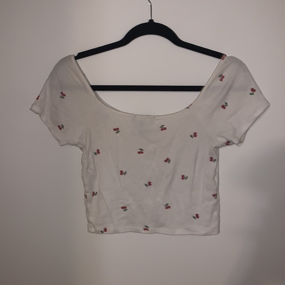 White cropped top with cherries on it - Picture 2 of 3